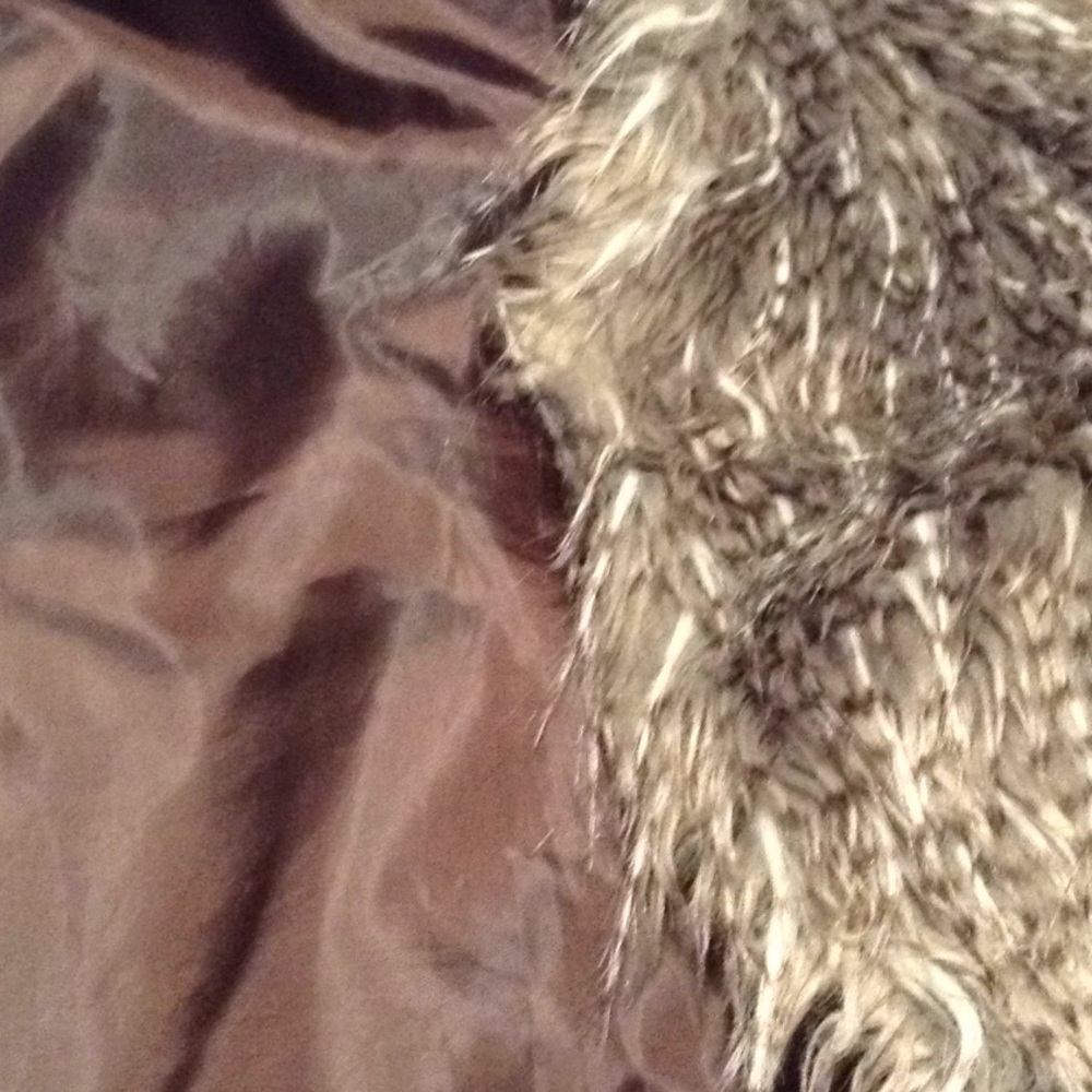 Furry vest - Picture 2 of 5
